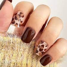 Wild-Animal-Print-Accent-Nails-8