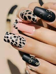 Wild-Animal-Print-Accent-Nails-9