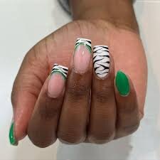 Wild-Animal-Style-For-Pointy-Nails-8