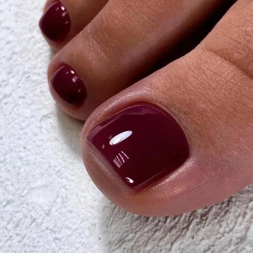 Wine-Color-For-Your-Toe-Nails-1