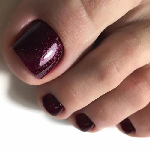 Wine-Color-For-Your-Toe-Nails-3