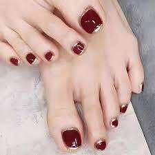 Wine-Color-For-Your-Toe-Nails-8