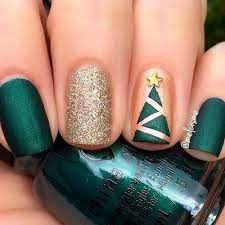 Winter-Nails-Designs-with-Triangles-3