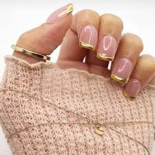 Winter-Nude-Nails-10