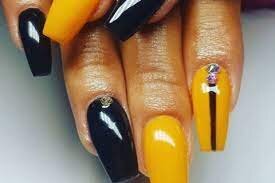 Yellow-Color-Nails-With-Black-Accent-5