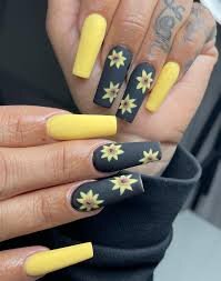 Yellow-Color-Nails-With-Black-Accent-8