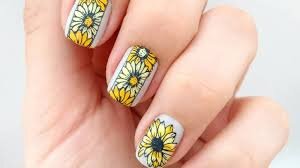 Yellow-Mani-with-Stones-3