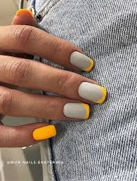 Yellow-Mani-with-Stones-9