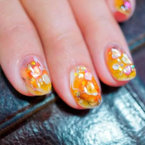 Yellow-Marble-Nails-1