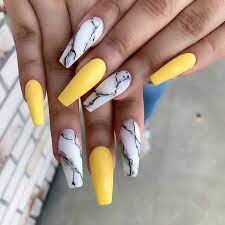 Yellow-Marble-Nails-3