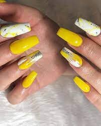 Yellow-Marble-Nails-5