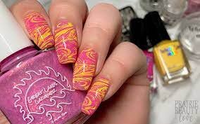 Yellow-Marble-Nails-6