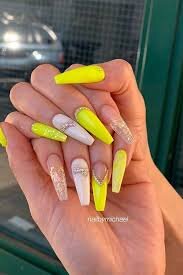 Yellow-Marble-Nails-8