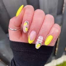 Yellow-Nail-Design-with-Abstract-Art-2