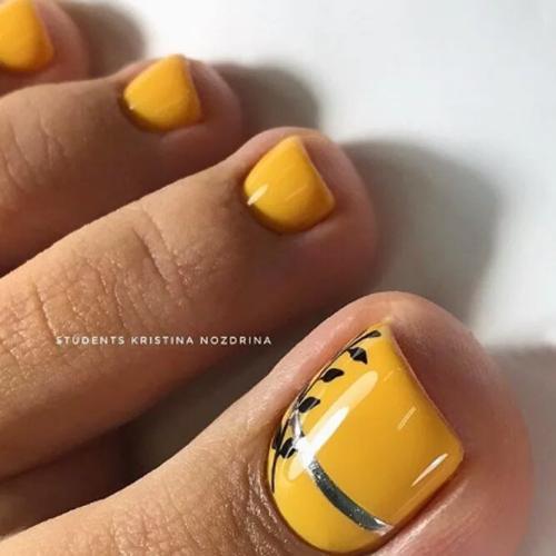 Yellow-Shades-For-Toe-Nails-1