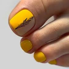 Yellow-Shades-For-Toe-Nails-10