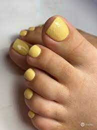 Yellow-Shades-For-Toe-Nails-4