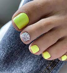 Yellow-Shades-For-Toe-Nails-7