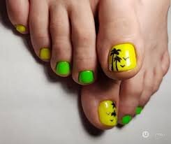 Yellow-Shades-For-Toe-Nails-9