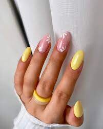 Yellow-and-White-Nails-2