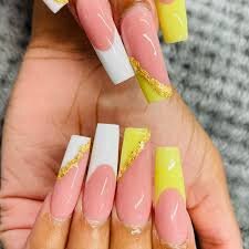 Yellow-and-White-Nails-5