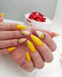 Yellow-and-White-Nails-7