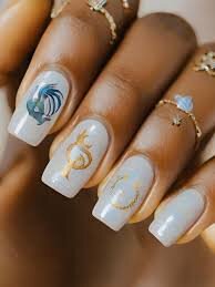 Zodiac-Sign-On-Acrylic-Short-Nails-10