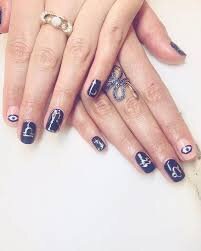 Zodiac-Sign-On-Acrylic-Short-Nails-5